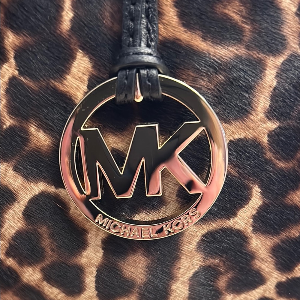 Michael Kors Leopard Print Bag and Wallet Set - Picture 3 of 16